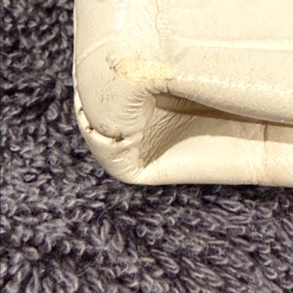 COACH Off-White Croc Embossed Leather Crossbody Shoulder Wristlet Bag Pre-Loved - Picture 11 of 12